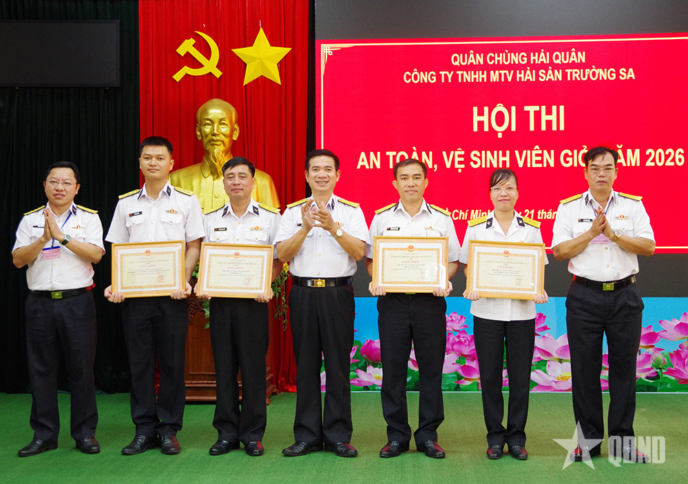 Công ty Hải sản Trường Sa - Hải đoàn 129 thi an toàn, vệ sinh viên giỏi