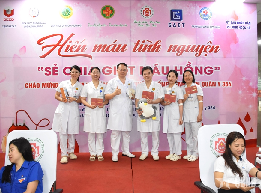 Bệnh viện Qu&acirc;n y 354: Sẻ chia giọt m&aacute;u hồng