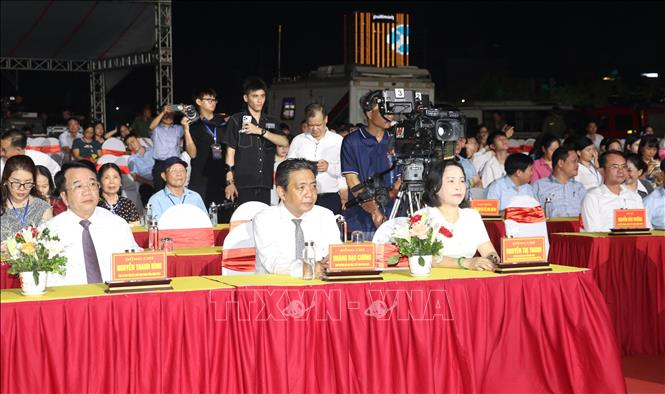 Rực rỡ đêm khai mạc Tuần du lịch Ninh Bình 2026: Hành trình di sản qua các thời đại