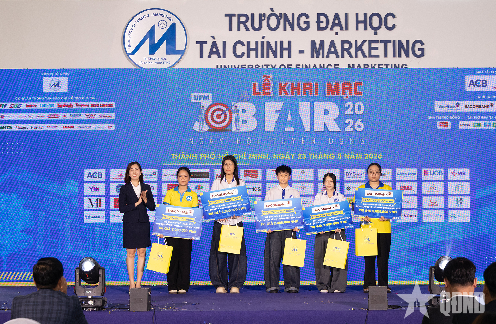 TP Hồ Chí Minh: Sinh viên được tiếp cận hơn 4.000 vị trí việc làm, thực tập