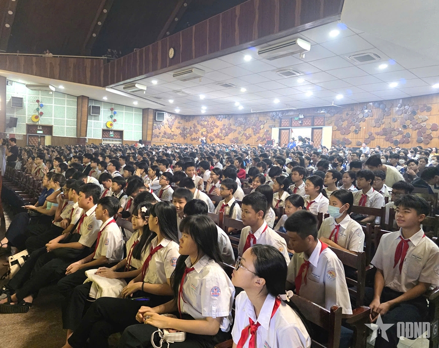 Gallery - 	Vùng Cảnh sát biển 4: Nhân lên tình yêu biển, đảo từ những sân chơi