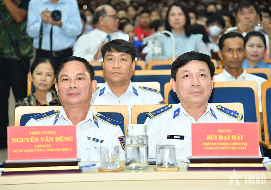 Gallery - 	Vùng Cảnh sát biển 4: Nhân lên tình yêu biển, đảo từ những sân chơi - image 5