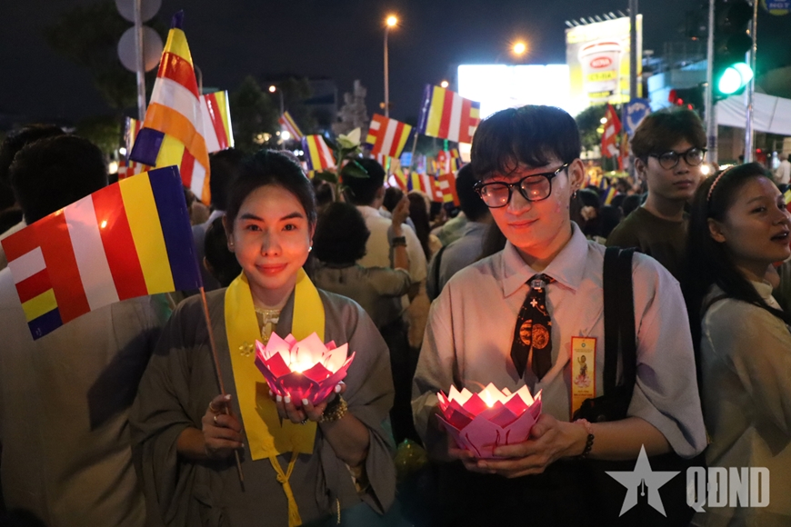 TP Hồ Ch&iacute; Minh: Lễ rước kiệu hoa mừng Đại lễ Phật đản