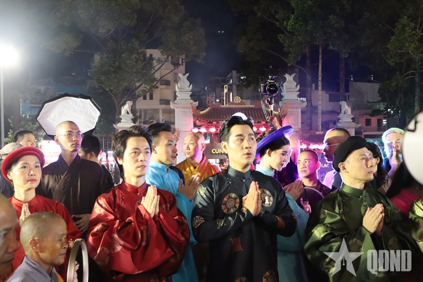 TP Hồ Ch&iacute; Minh: Lễ rước kiệu hoa mừng Đại lễ Phật đản