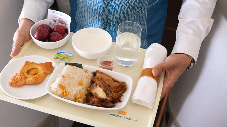Vietnam Airlines đưa hương vị m&ugrave;a h&egrave; Việt Nam l&ecirc;n bầu trời thế giới