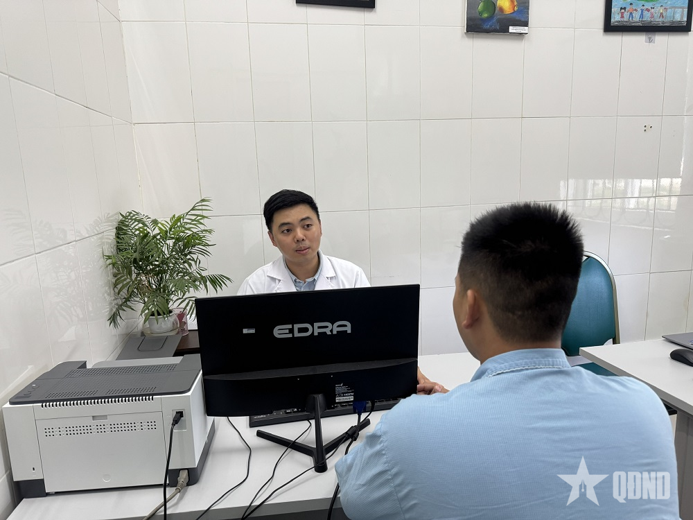 Khó thở, tức ngực kéo dài, nam thanh niên mắc rối loạn lo âu bệnh tật