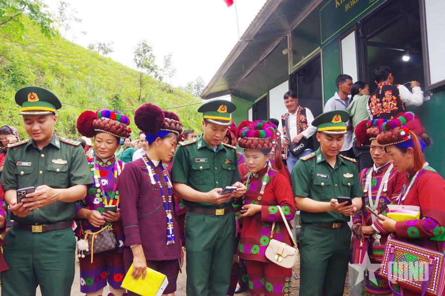 Sẻ chia yêu thương, ươm mầm hạnh phúc