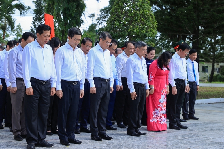 Thủ tướng L&ecirc; Minh Hưng: Cần Thơ cần ch&uacute; trọng nghi&ecirc;n cứu c&aacute;c cơ chế đặc th&ugrave; để th&uacute;c đẩy ph&aacute;t triển to&agrave;n diện