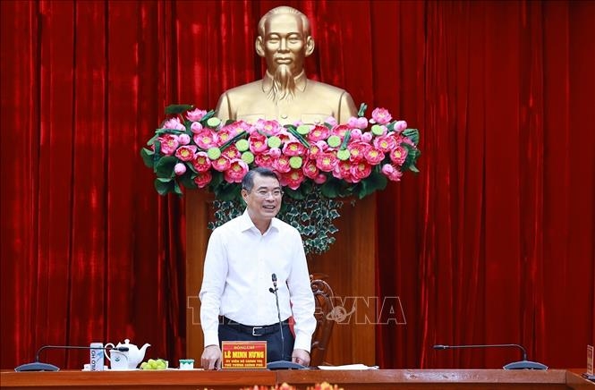 Thủ tướng L&ecirc; Minh Hưng: Vĩnh Long phải đổi mới mạnh mẽ m&ocirc; h&igrave;nh tăng trưởng, tạo đột ph&aacute; ph&aacute;t triển