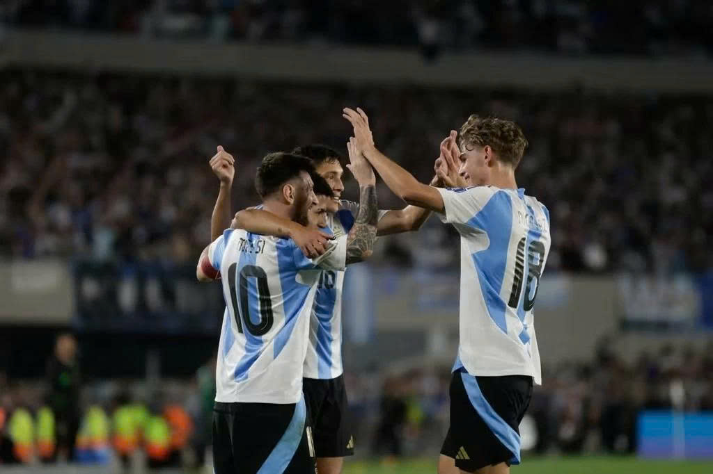 World Cup 2026: Argentina gấp rút hoàn thiện lực lượng bảo vệ ngôi vương