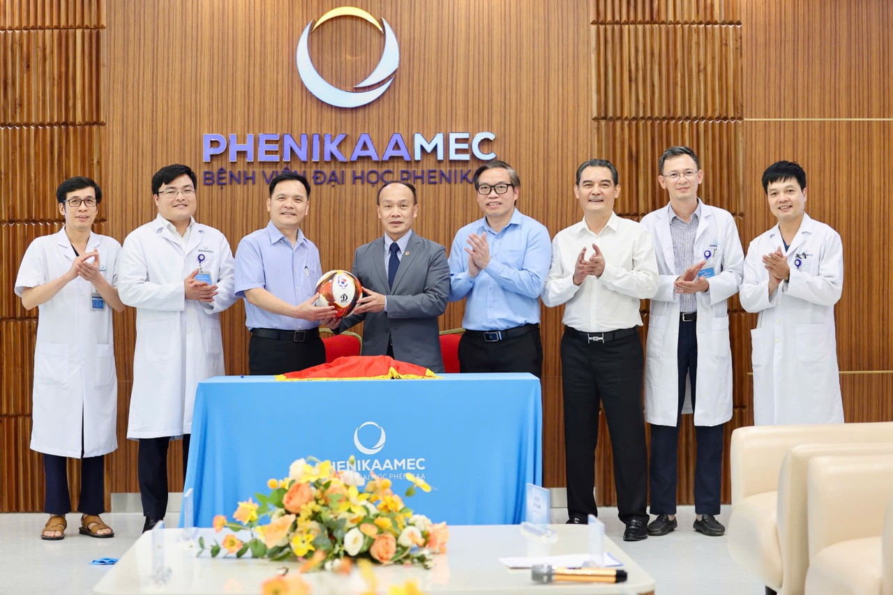 Bệnh viện Đại học Phenikaa gia nhập Mạng lưới Y học Thể thao của Liên đoàn Bóng đá Việt Nam
