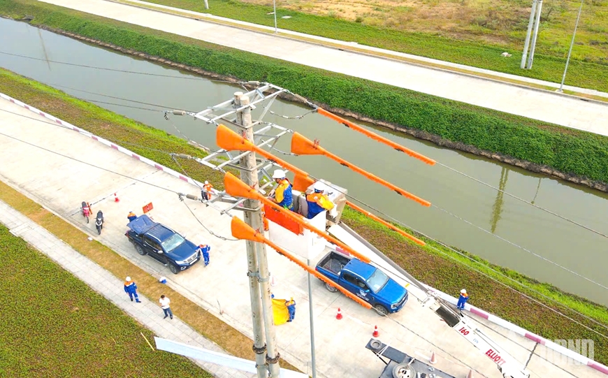 Nắng nóng cực đoan, hệ thống điện "căng mình" vận hành