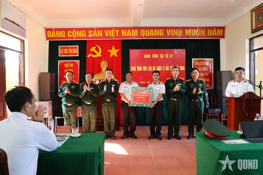Đoàn công tác số 7 hoàn thành tốt đẹp chuyến thăm, làm việc tại Đặc khu Trường Sa và Nhà giàn DK1