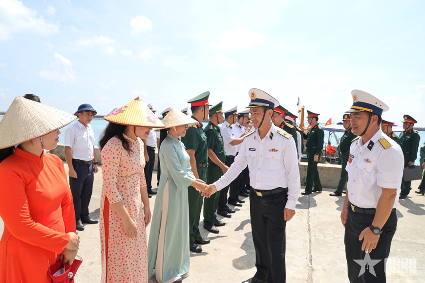 Đoàn công tác số 7 hoàn thành tốt đẹp chuyến thăm, làm việc tại Đặc khu Trường Sa và Nhà giàn DK1