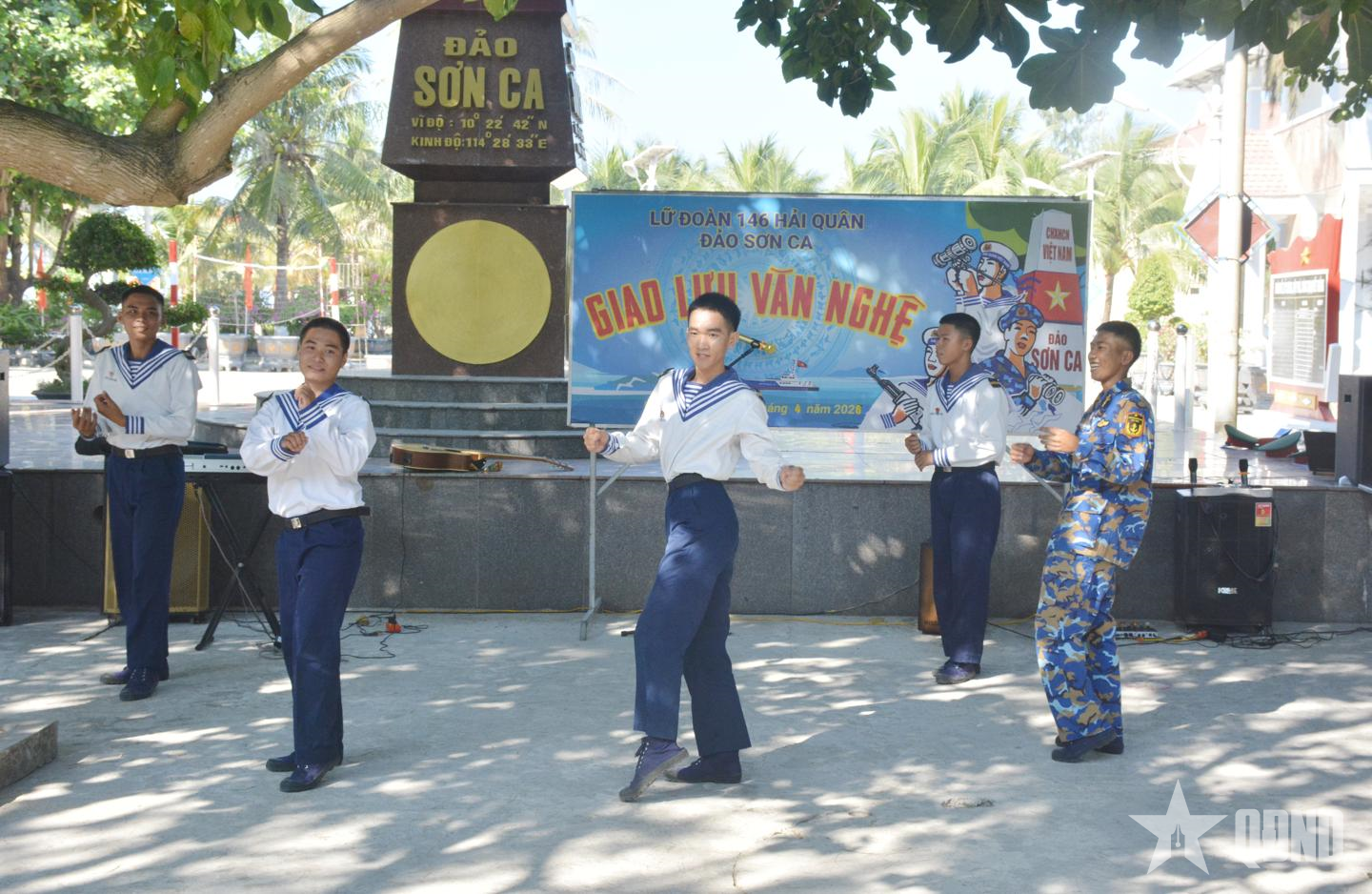 Sân chơi của chiến sĩ ở đảo Sơn Ca