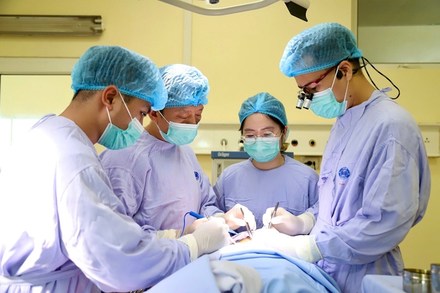 Bệnh viện K: Tái tạo vi phẫu thành công cho bệnh nhân ung thư lưỡi