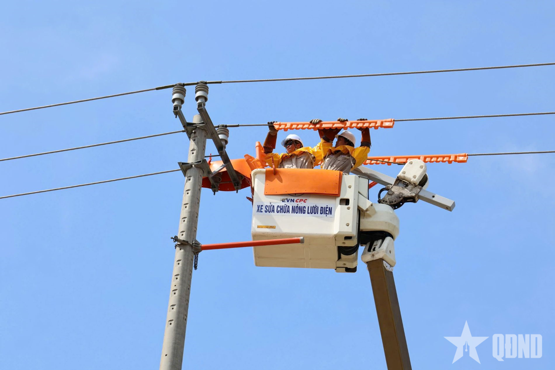 Điện lực miền Trung tăng cường các giải pháp bảo đảm cấp điện mùa nắng nóng