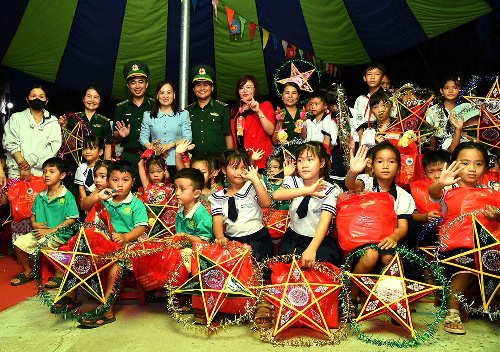 Tích cực đồng hành, hỗ trợ phụ nữ biên cương