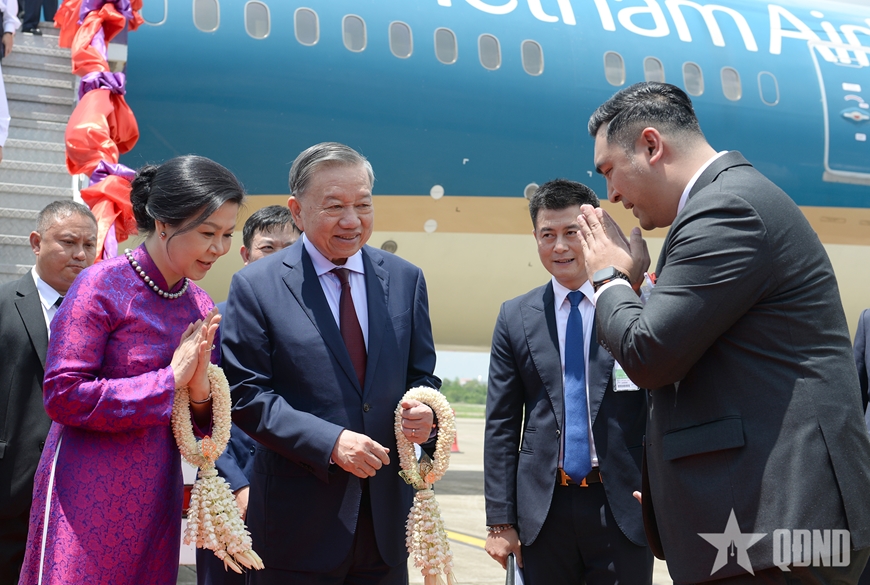 Tổng B&iacute; thư, Chủ tịch nước T&ocirc; L&acirc;m v&agrave; phu nh&acirc;n bắt đầu thăm ch&iacute;nh thức Th&aacute;i Lan