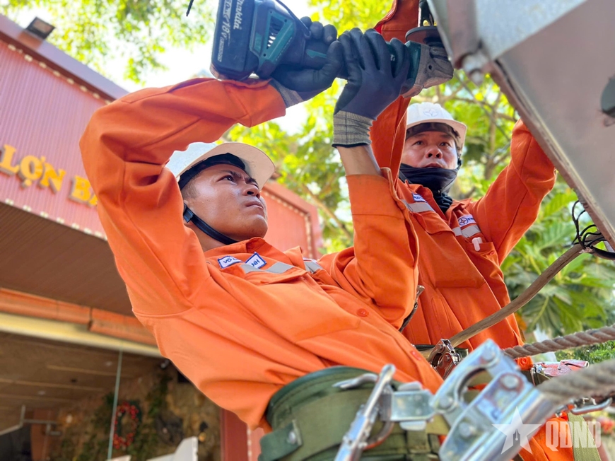 Hệ thống điện miền Trung - T&acirc;y Nguy&ecirc;n vượt mốc 100 triệu kWh/ng&agrave;y
