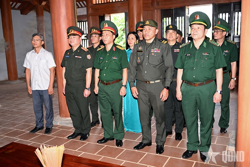 Sĩ quan trẻ ba nước Việt Nam - Lào - Campuchia tổ chức nhiều hoạt động ý nghĩa tại xã Bờ Y