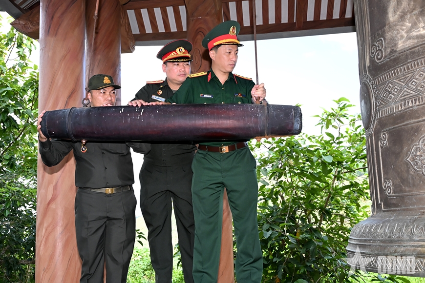 Sĩ quan trẻ ba nước Việt Nam - Lào - Campuchia tổ chức nhiều hoạt động ý nghĩa tại xã Bờ Y