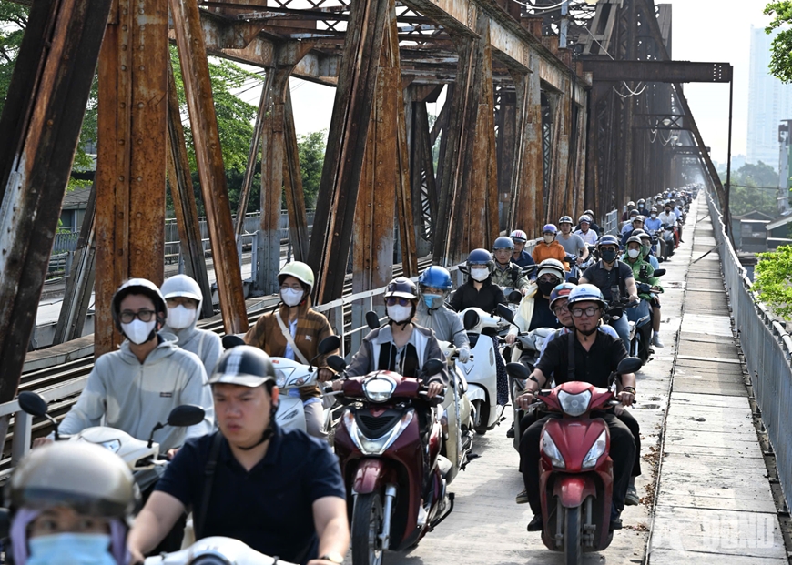 H&agrave; Nội: Ch&iacute;nh thức th&ocirc;ng xe cầu Long Bi&ecirc;n