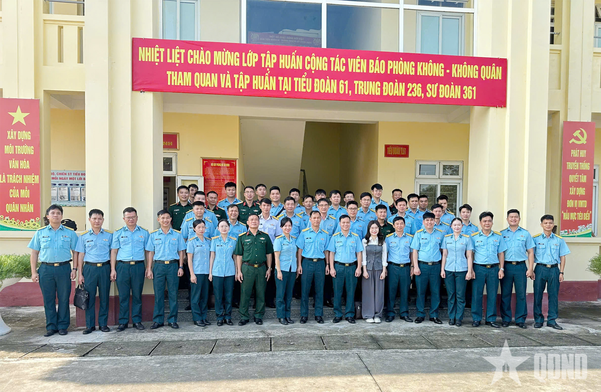 Lớp tập huấn cộng tác viên Báo Phòng không - Không quân tham quan tại Tiểu đoàn 61
