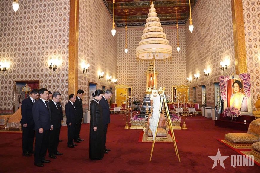 Tổng B&iacute; thư, Chủ tịch nước T&ocirc; L&acirc;m v&agrave; phu nh&acirc;n hội kiến Nh&agrave; vua Th&aacute;i Lan Maha Vajiralongkorn v&agrave; Ho&agrave;ng hậu