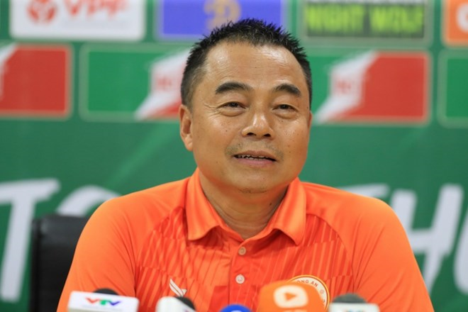 Chờ ma thuật của ông Đại