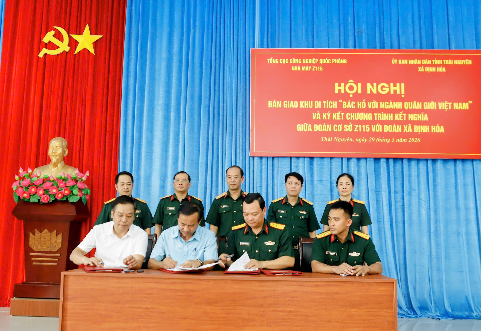 Tổng cục Công nghiệp Quốc phòng bàn giao Khu di tích “Bác Hồ với ngành Quân giới Việt Nam”