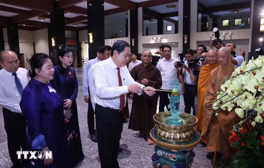 Chủ tịch Quốc hội Trần Thanh Mẫn ch&uacute;c mừng Đại lễ Phật đản tại TP Hồ Ch&iacute; Minh