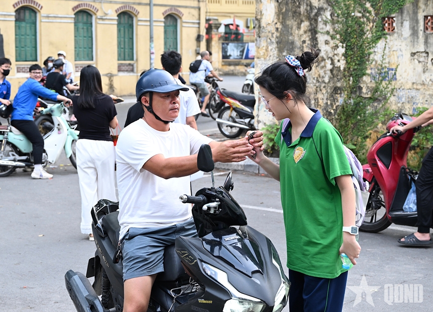 Hà Nội: Sáng nay (30-5), gần 123.500 thí sinh dự thi vào lớp 10