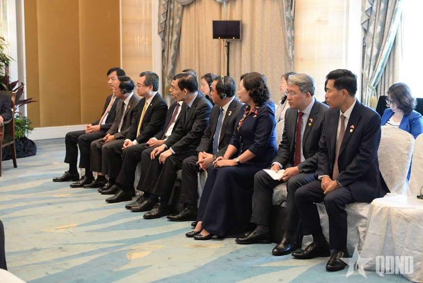 Tổng B&iacute; thư, Chủ tịch nước T&ocirc; L&acirc;m hội kiến Chủ tịch Quốc hội Singapore