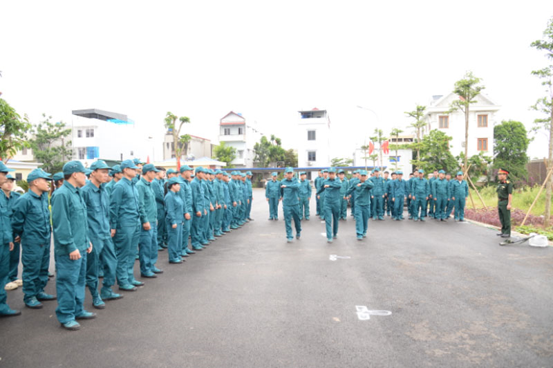 Dân quân xã Hồng Sơn sôi nổi mùa huấn luyện