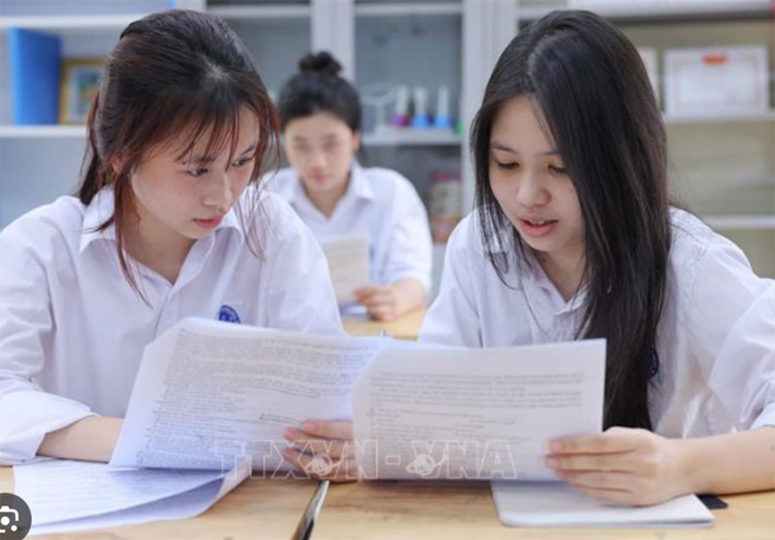 G&oacute;c nh&igrave;n gi&aacute;o dục: &ldquo;C&uacute; h&iacute;ch&rdquo; học bổng cần thiết