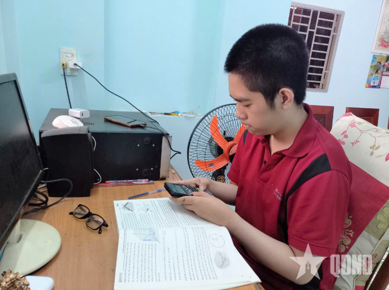 Bùi Trí Tâm vượt khó, học giỏi