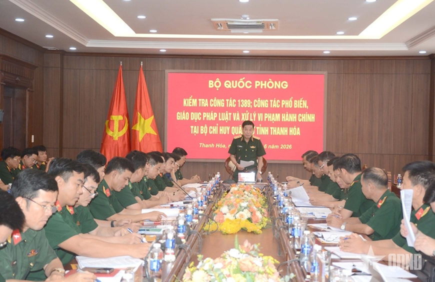 Thượng tướng Nguyễn Văn Gấu làm việc tại Bộ CHQS Thanh Hóa