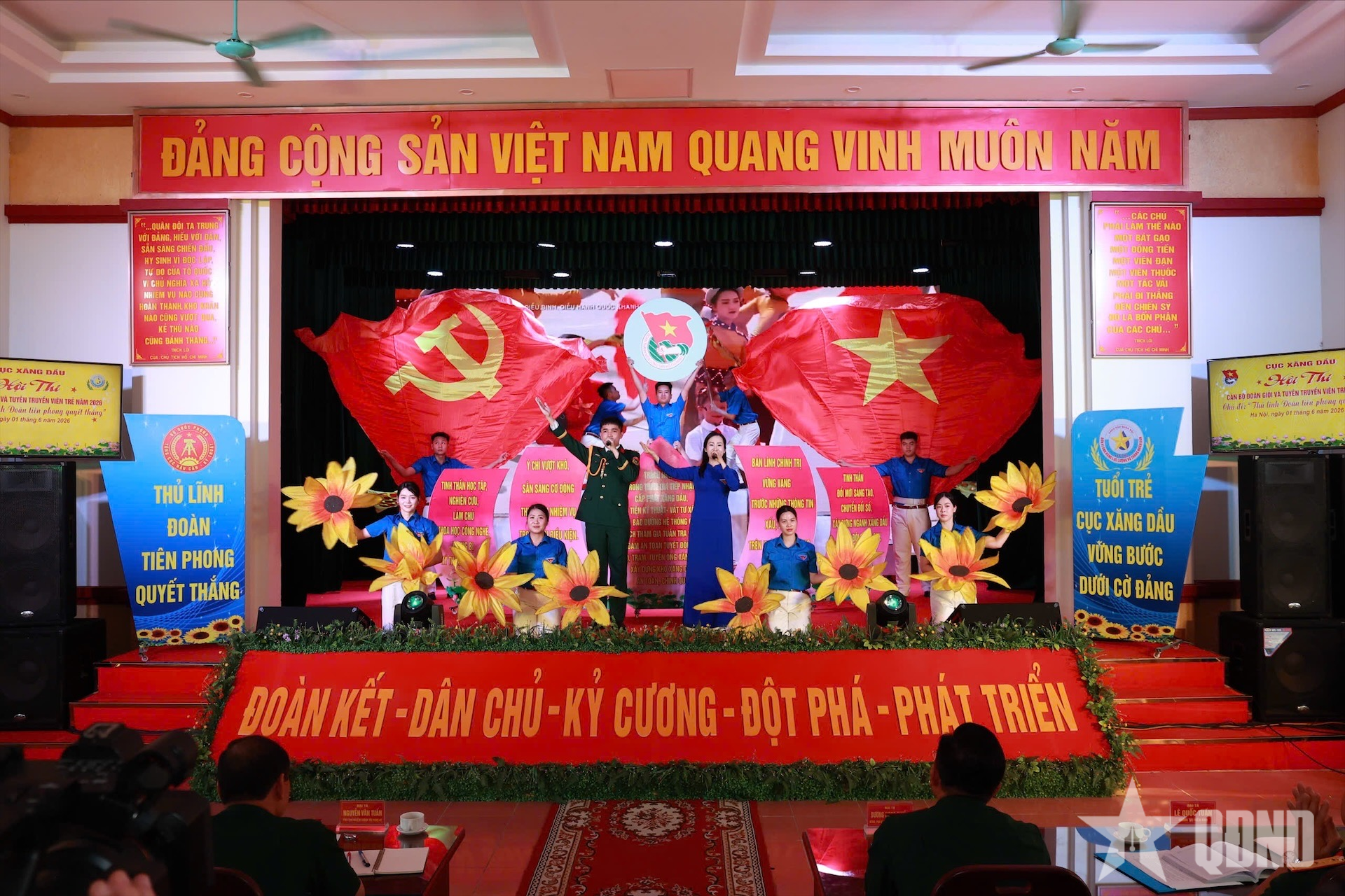 Tuổi trẻ Cục Xăng dầu vững bước dưới cờ Đảng