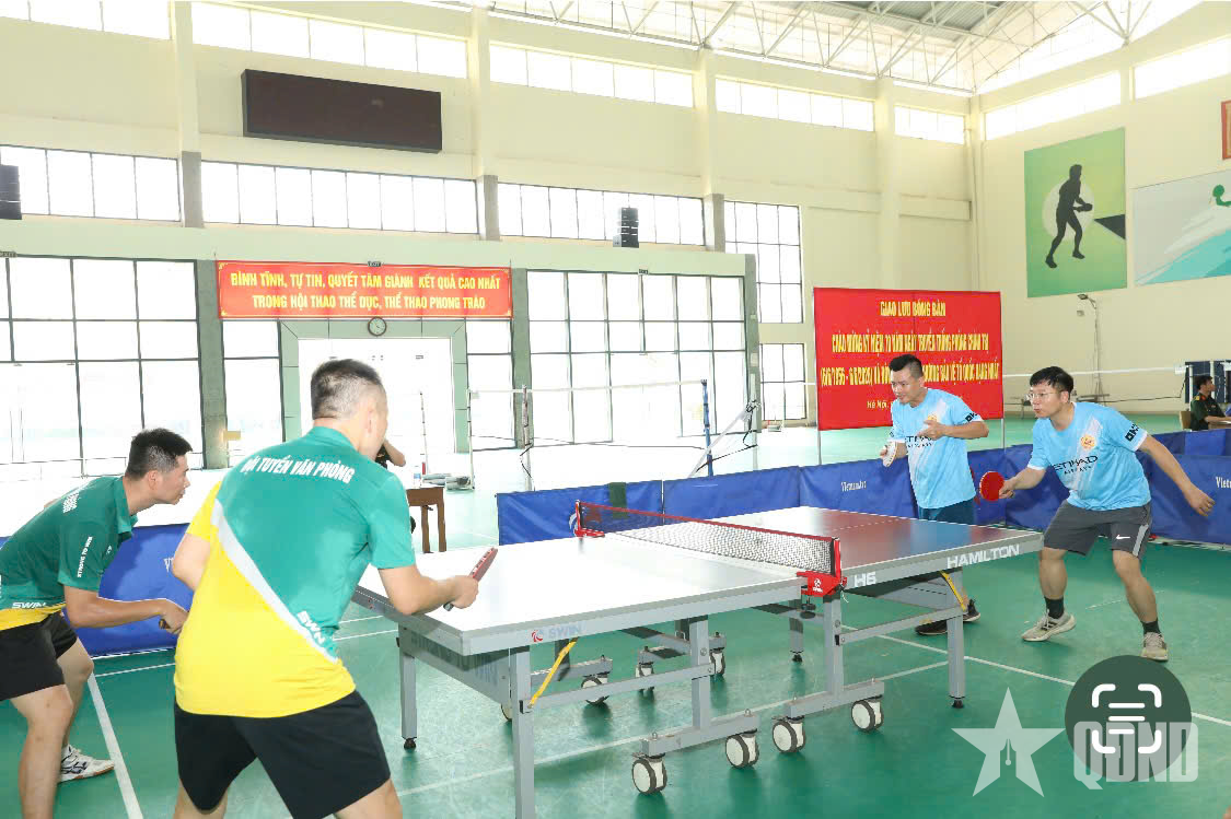 Học viện Chính trị: Giao lưu bóng bàn chào mừng kỷ niệm 70 năm ngày truyền thống Phòng Chính trị

