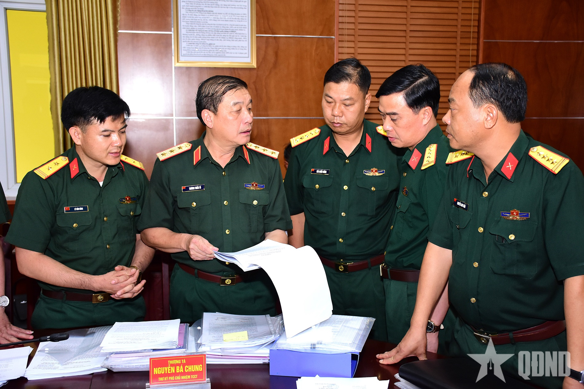 Thượng tướng Trương Thiên Tô kiểm tra, nắm tình hình tại Sư đoàn 3