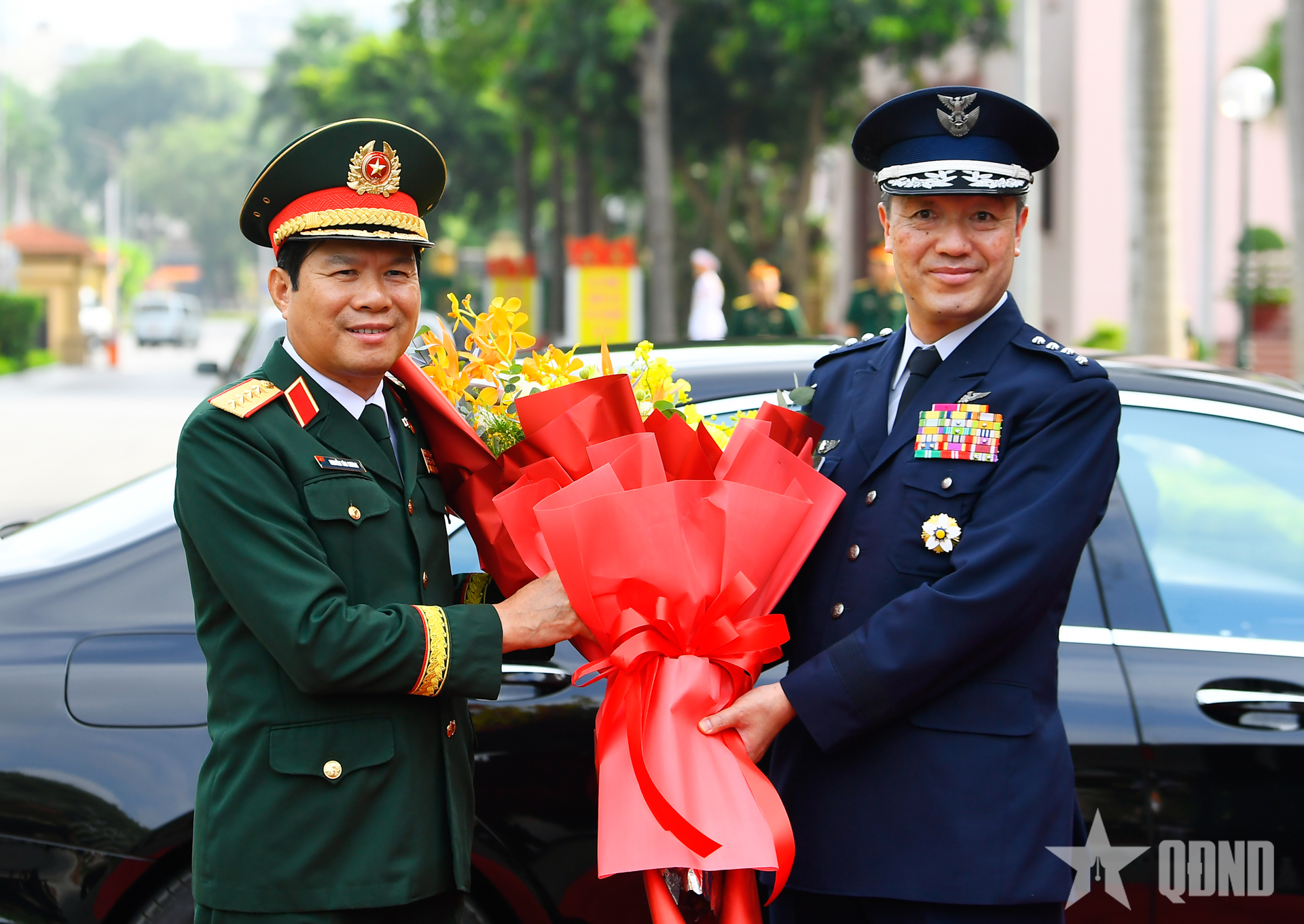 Đại ​tướng Nguyễn Tân Cương chủ trì lễ đón Tham mưu trưởng Liên quân Nhật Bản thăm chính thức Việt Nam