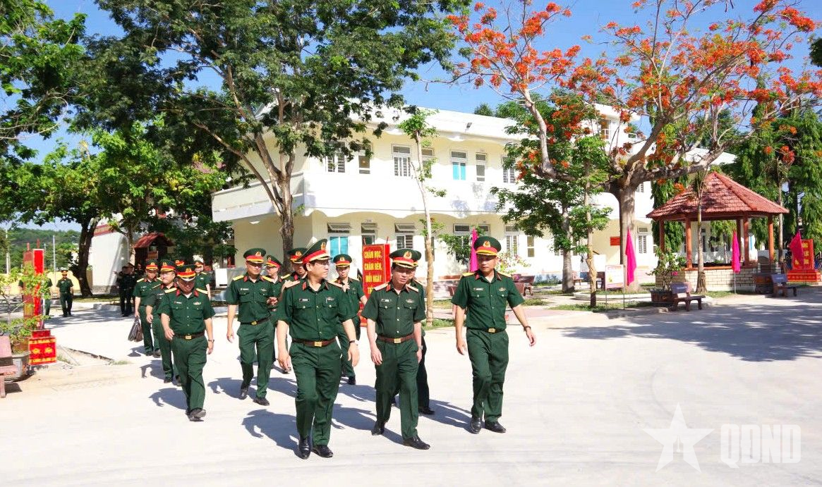 Tổng cục Hậu cần-Kỹ thuật khảo sát, kiểm tra Trường Thiếu sinh quân miền Trung