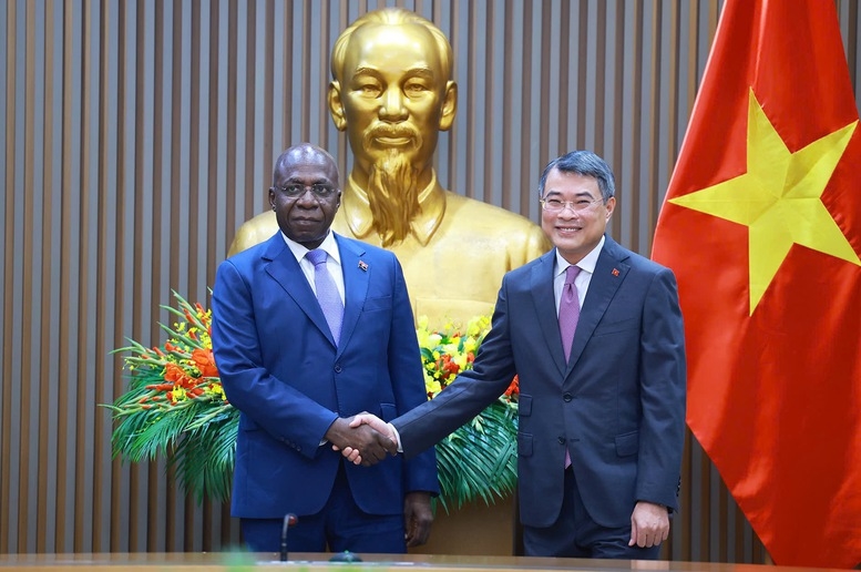 Tăng cường hợp t&aacute;c thực chất giữa Việt Nam v&agrave; Angola