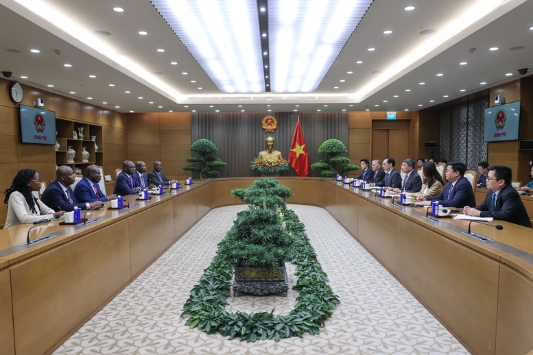 Tăng cường hợp t&aacute;c thực chất giữa Việt Nam v&agrave; Angola