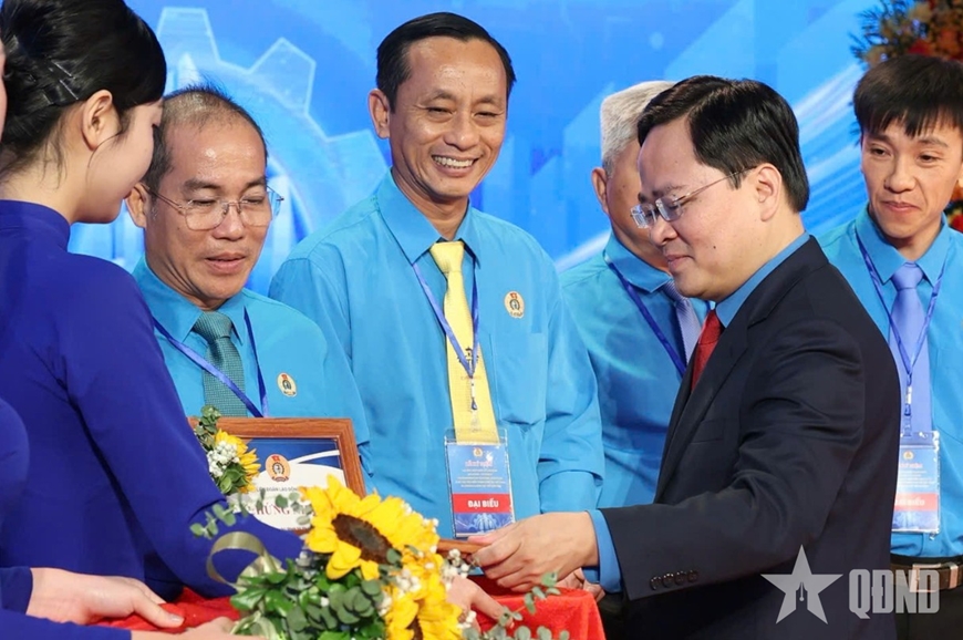 Đổi mới mạnh mẽ nội dung v&agrave; phương thức hoạt động, quyết t&acirc;m thực hiện thắng lợi Nghị quyết Đại hội XIV C&ocirc;ng đo&agrave;n Việt Nam