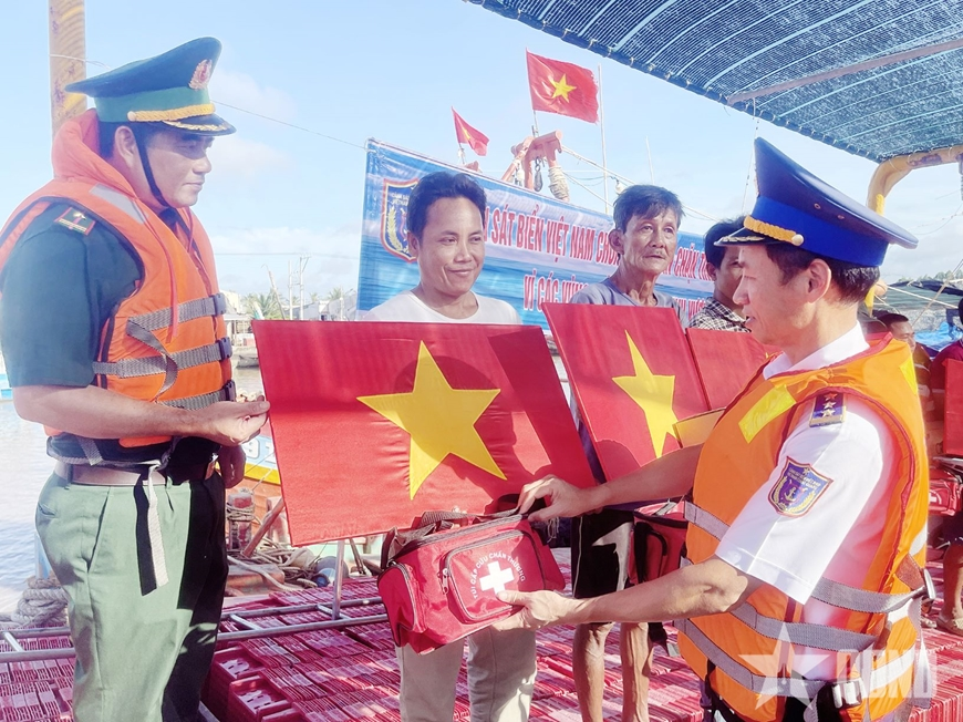 Công tác phòng, chống IUU của Vùng Cảnh sát biển 3: Chủ động tuyên truyền, kiểm tra chặt chẽ