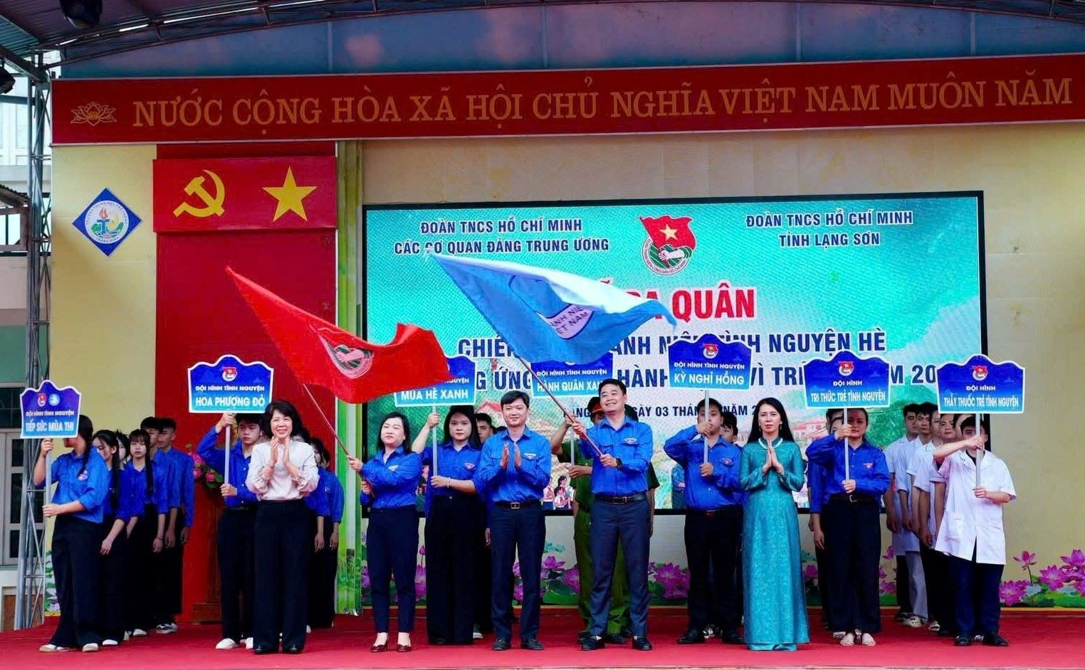 Tuổi trẻ các cơ quan Đảng Trung ương sôi nổi hoạt động tình nguyện hè
