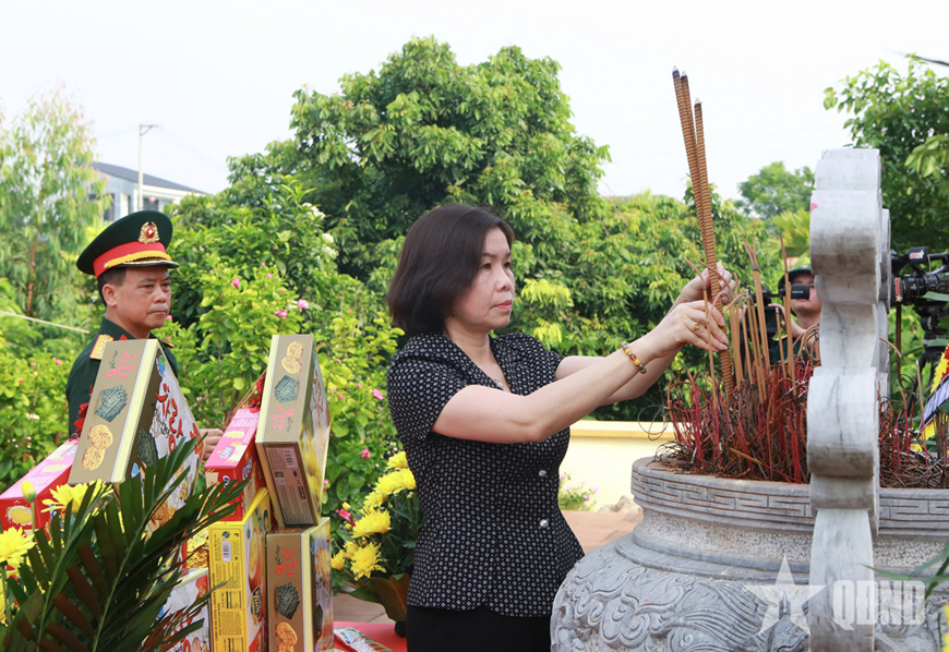 Phú Thọ làm điểm lấy mẫu hài cốt liệt sĩ chưa xác định được thông tin tại Nghĩa trang liệt sĩ xã Phù Ninh