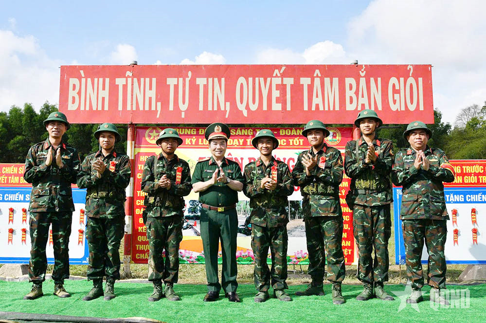 “3 tiếng nổ” khẳng định chất lượng huấn luyện chiến sĩ mới ở Trường Sĩ quan Lục quân 2